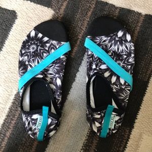 Water shoes. Removable soles. Can be washed. Worn once.